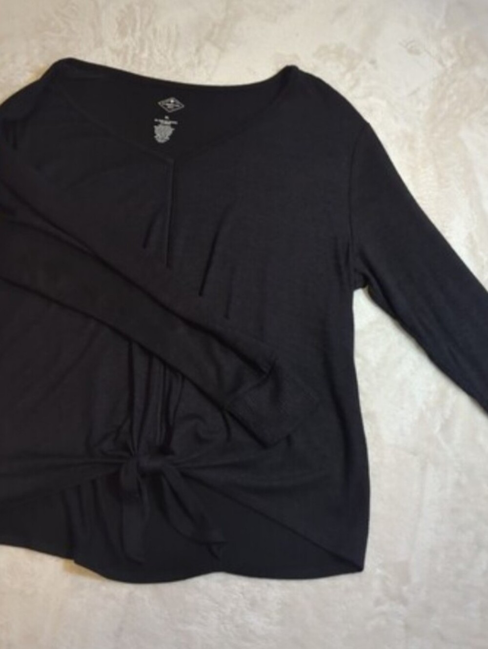 St. John's Bay Black Long Sleeve V-Neck Top